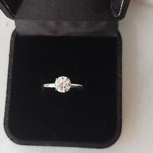 1 Carat Moissanite Engagement Ring